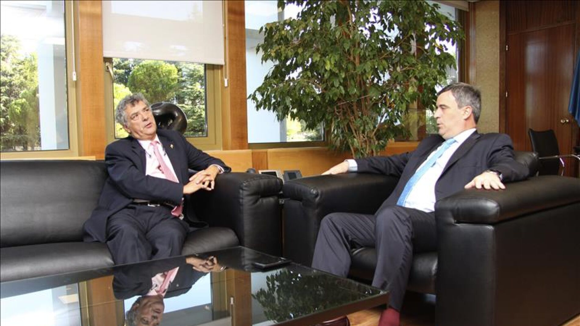 &Aacute;ngel Mar&iacute;a Villar y Miguel Cardenal reunidos