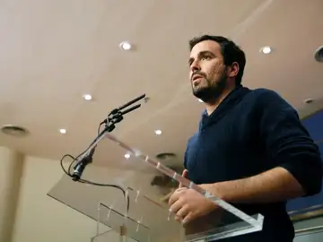 Garzón durante la rueda de prensa en el Congreso Garzón durante la rueda de prensa en el Congreso