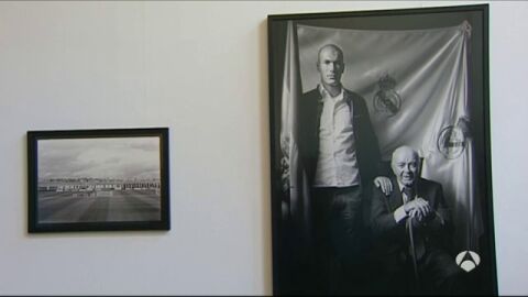 Frame 57.725489 de: Inauguran en Madrid una exposici&oacute;n fotogr&aacute;fica sobre Zidane