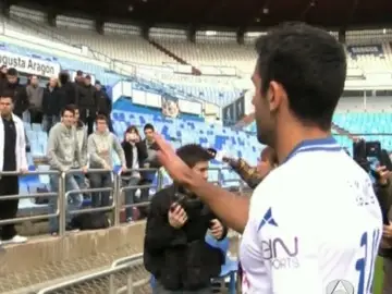 Juan Culio, en el momento de pedir disculpas a la afición del Zaragoza Juan Culio, en el momento de pedir disculpas a la afición del Zaragoza