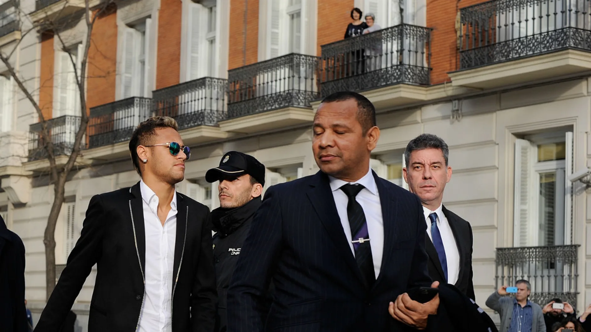 Neymar y su padre, camino de la Audiencia Nacional Neymar y su padre, camino de la Audiencia Nacional