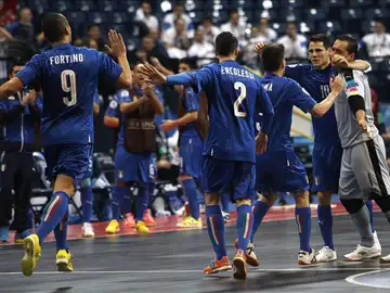 Los jugadores italianos celebran un gol en el Europeo Los jugadores italianos celebran un gol en el Europeo