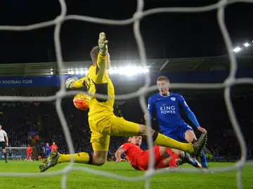 Vardy marca el 2-0 ante el Liverpool Vardy marca el 2-0 ante el Liverpool