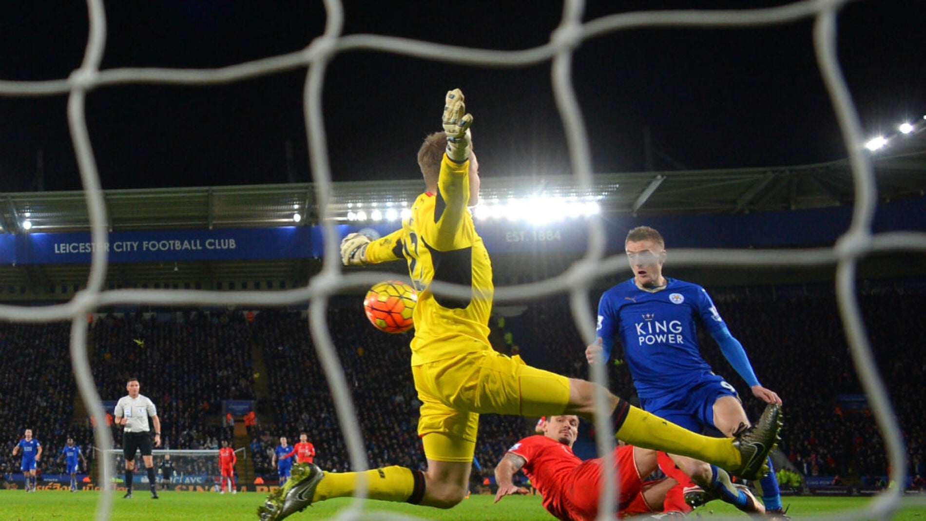 Vardy marca el 2-0 ante el Liverpool