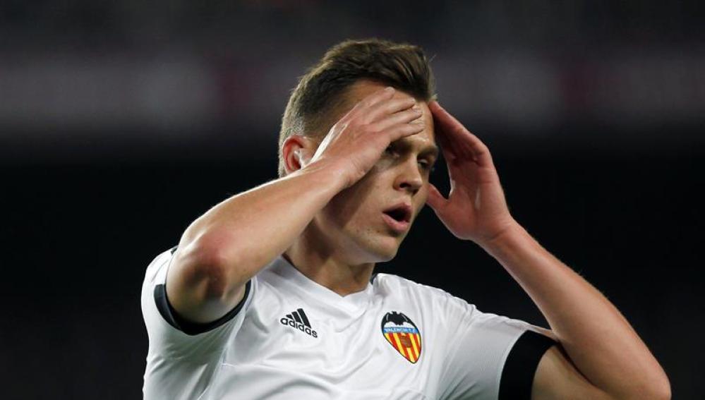 Cheryshev lamenta una ocasión en el Camp Nou