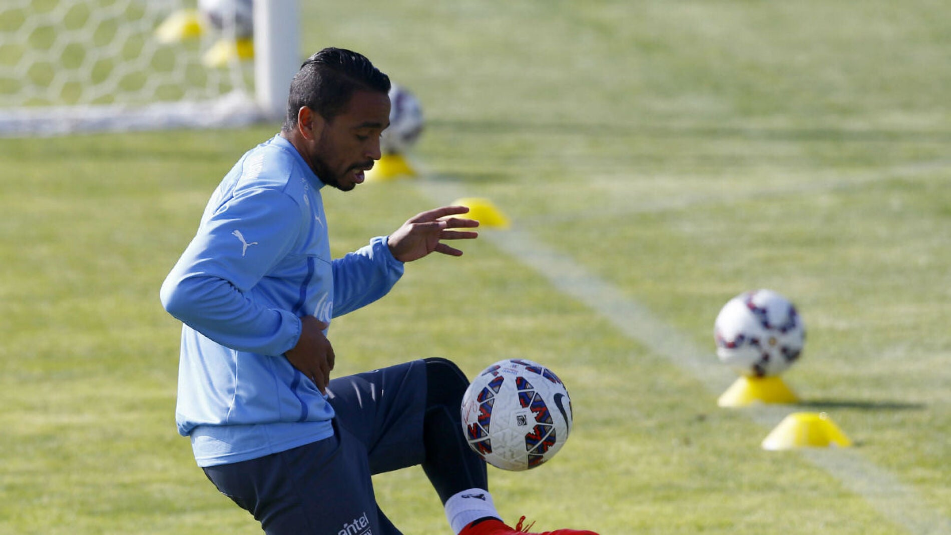 El jugador &Aacute;lvaro Pereira