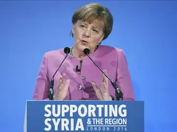 La canciller alemana, Angela Merkel, interviene durante la conferencia de donantes de Siria La canciller alemana, Angela Merkel, interviene durante la conferencia de donantes de Siria