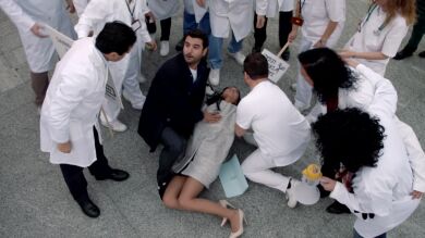 Álex y Manuela se dejan los ahorrillos en la entrada del piso