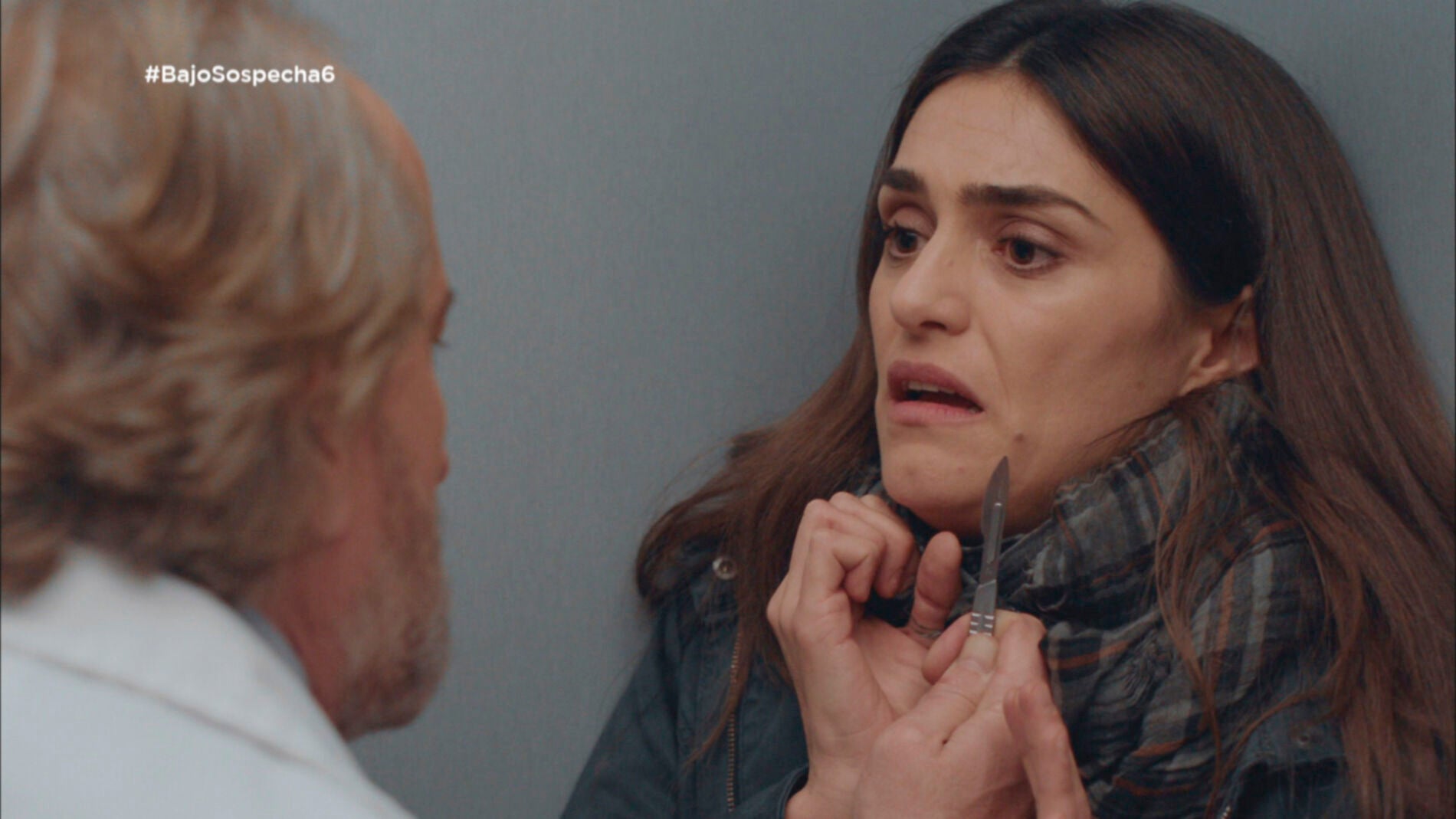 Miguel amenaza a Bel&eacute;n con un bistur&iacute;