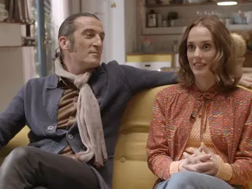 "Por culpa de su padre, Adela también ha tenido una vida un poco desastre" "Por culpa de su padre, Adela también ha tenido una vida un poco desastre"