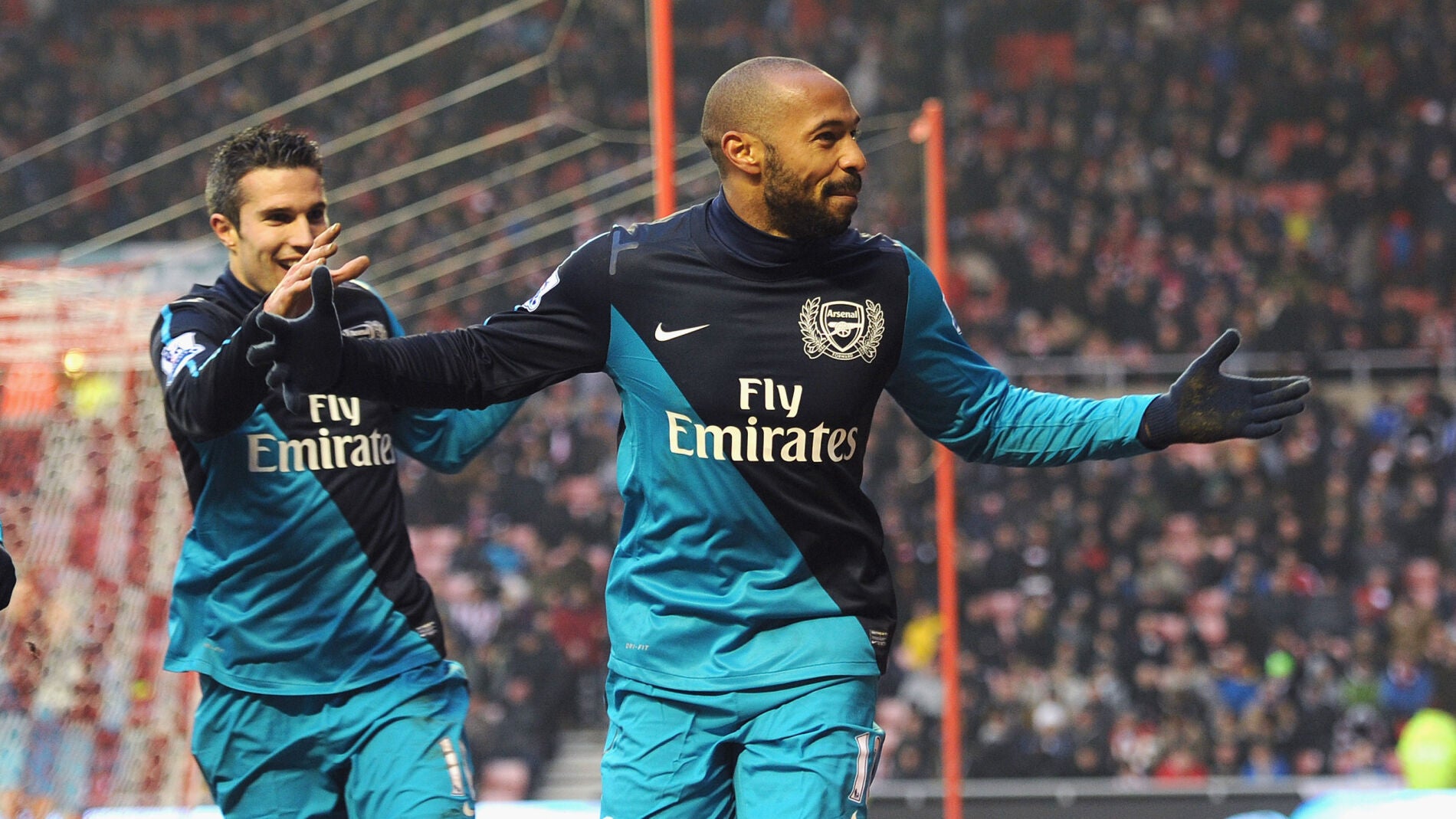 Henry celebrando un gol con el Arsenal