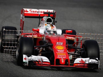 Sebastian Vettel durante la primera jornada de pruebas de Montmeló