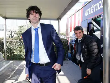 Tiago viaja junto al equipo para apoyar a sus compañeros en la Champions Tiago viaja junto al equipo para apoyar a sus compañeros en la Champions