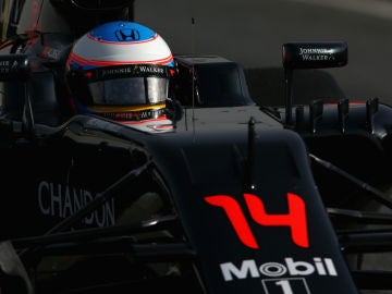 Fernando Alonso rueda en el segundo de día de test de Barcelona