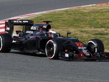 Jenson Button, en Montmeló durante los test