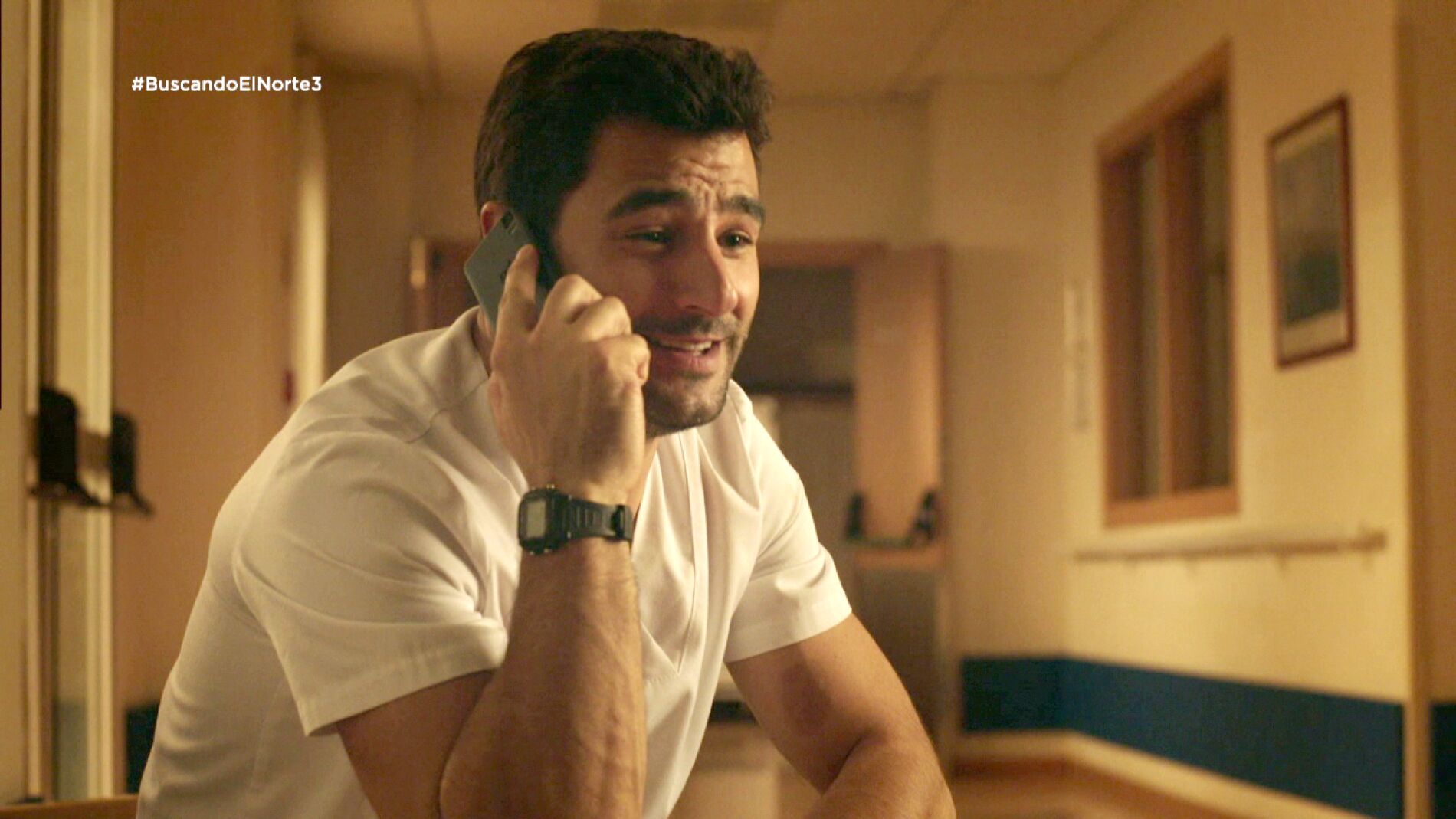 &Aacute;lex llama a Manuela y lo lee Arturo