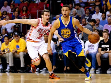 Stephen Curry, en acción ante Miami