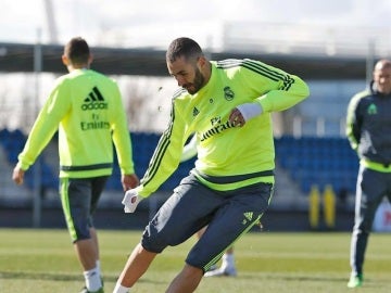 Entrenamiento matutino antes del derbi en el Bernabéu