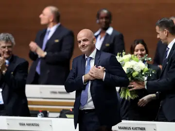 Infantino, feliz tras ser elegido presidente de la FIFA Infantino, feliz tras ser elegido presidente de la FIFA