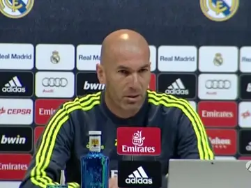 Zinedine Zidane en rueda de prensa Zinedine Zidane en rueda de prensa
