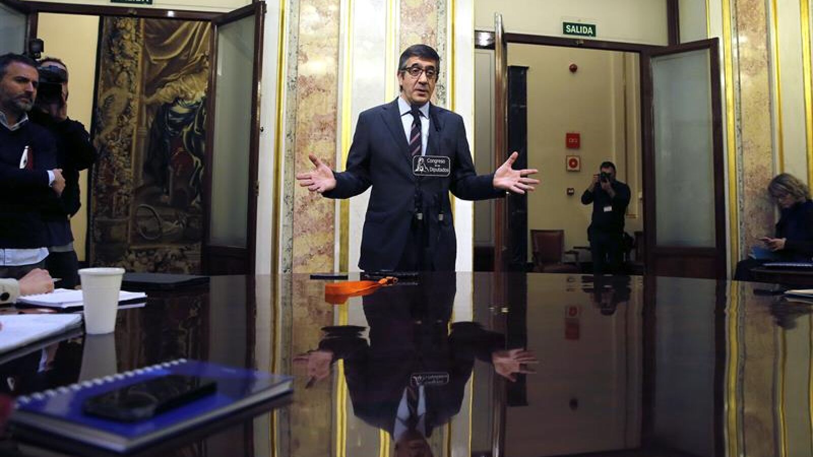 Patxi López no convence al Gobierno para que se someta al control parlamentario
