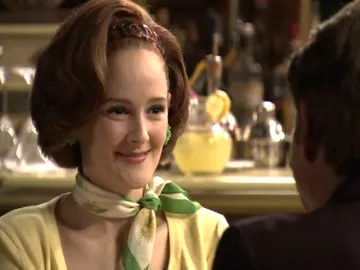 Loli escucha las confesiones de Víctor sobre su esposa Loli escucha las confesiones de Víctor sobre su esposa