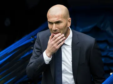 Zidane, saliendo del vestuario Zidane, saliendo del vestuario