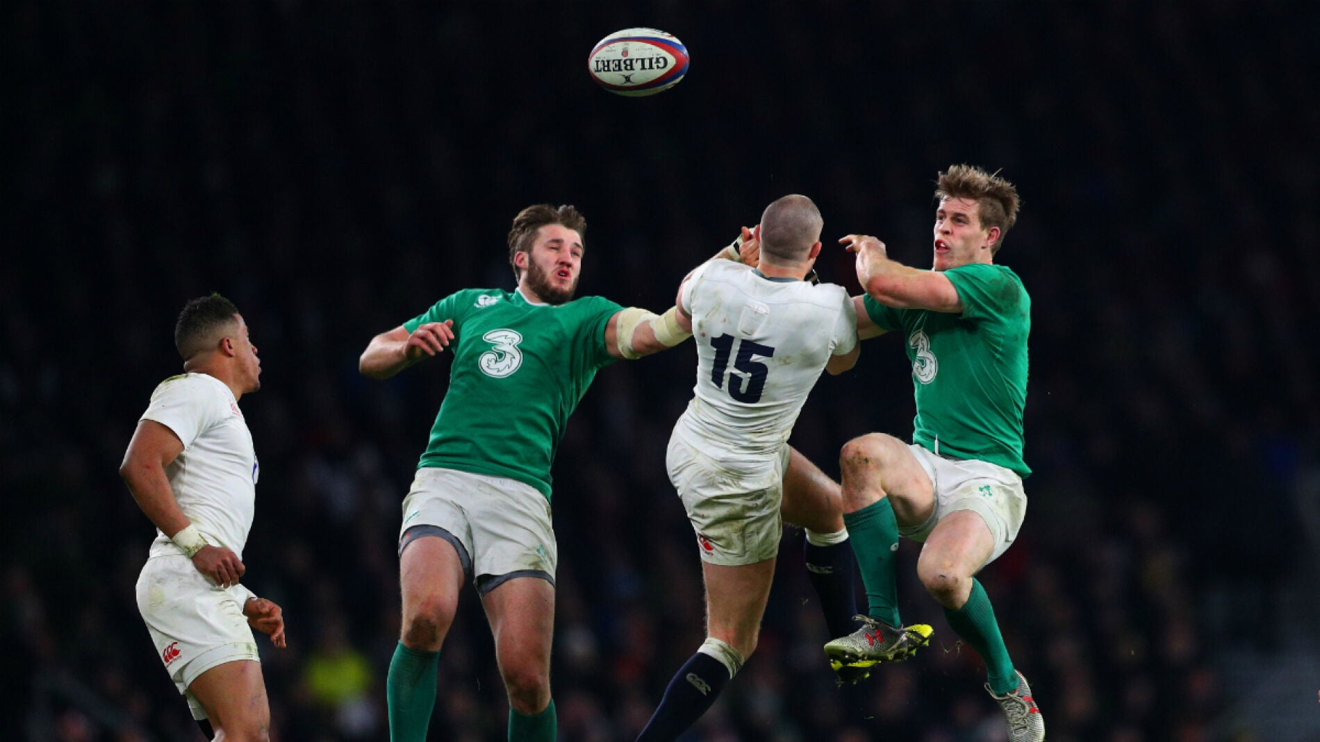 Inglaterra e Irlanda luchan en el VI Naciones
