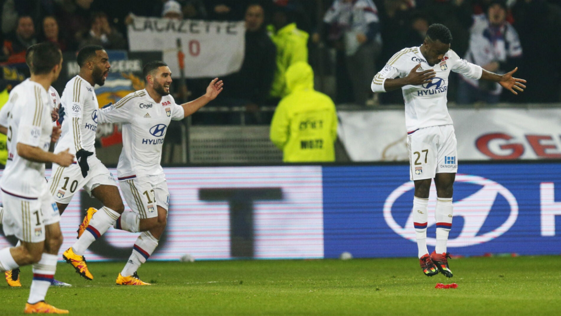 El Olympique de Lyon celebra un gol
