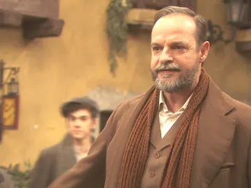 El público aplaude el discurso de Raimundo El público aplaude el discurso de Raimundo