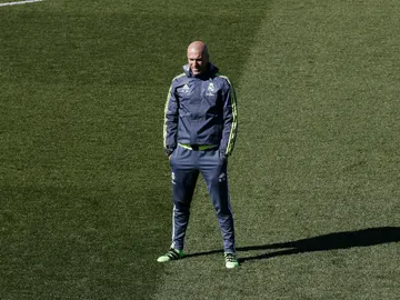 Zinedine Zidane, durante el entrenamiento del Real Madrid Zinedine Zidane, durante el entrenamiento del Real Madrid