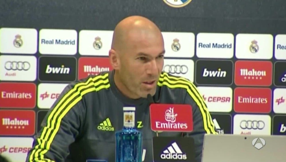 Zinedine Zidane en rueda de prensa