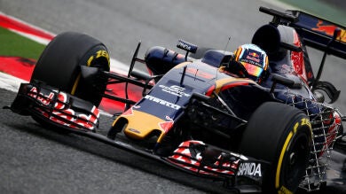 Bottas lidera la sexta jornada de test en Montmeló con Carlos Sainz 7º