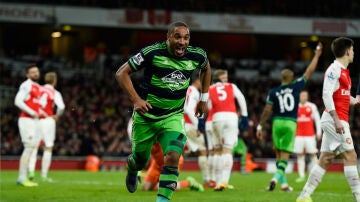 Ashley Williams celebra el 1-2 en el Emirates