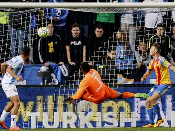 Kameni marca en propia puerta el empate del Valencia Kameni marca en propia puerta el empate del Valencia