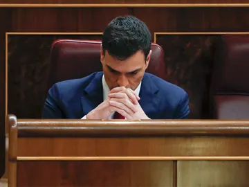 Pedro Sánchez en su escaño Pedro Sánchez en su escaño