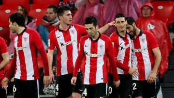 Aduriz celebra uno de sus goles ante el Deportivo