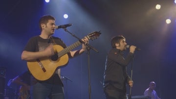 Los hermanos José y David Muñoz (derecha), integrantes del dúo Estopa