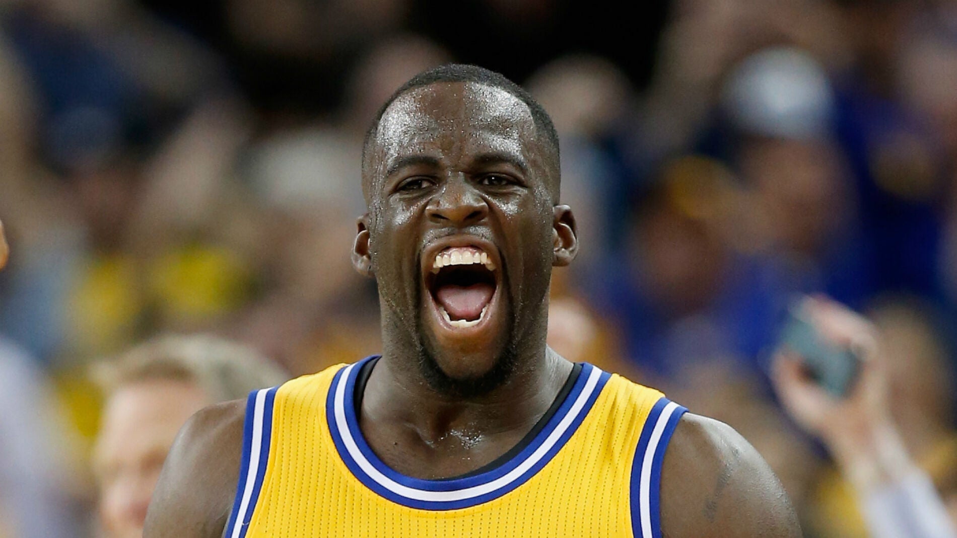 Draymond Green celebra la victoria contra los Atlanta Hawks