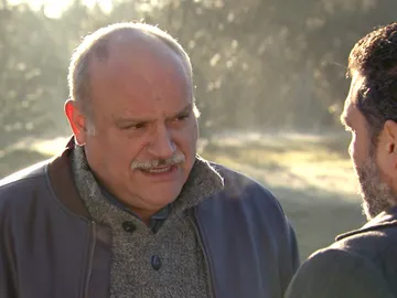 Gervasio y Eladio llevan a cabo el robo de las joyas Gervasio y Eladio llevan a cabo el robo de las joyas