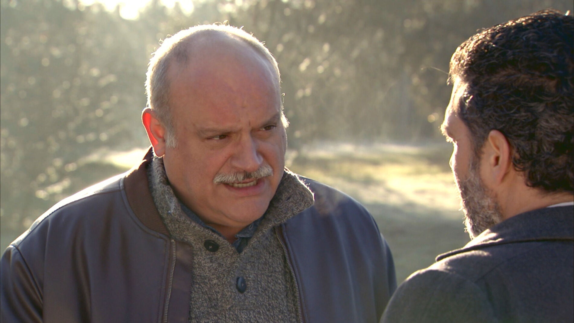 Gervasio y Eladio llevan a cabo el robo de las joyas