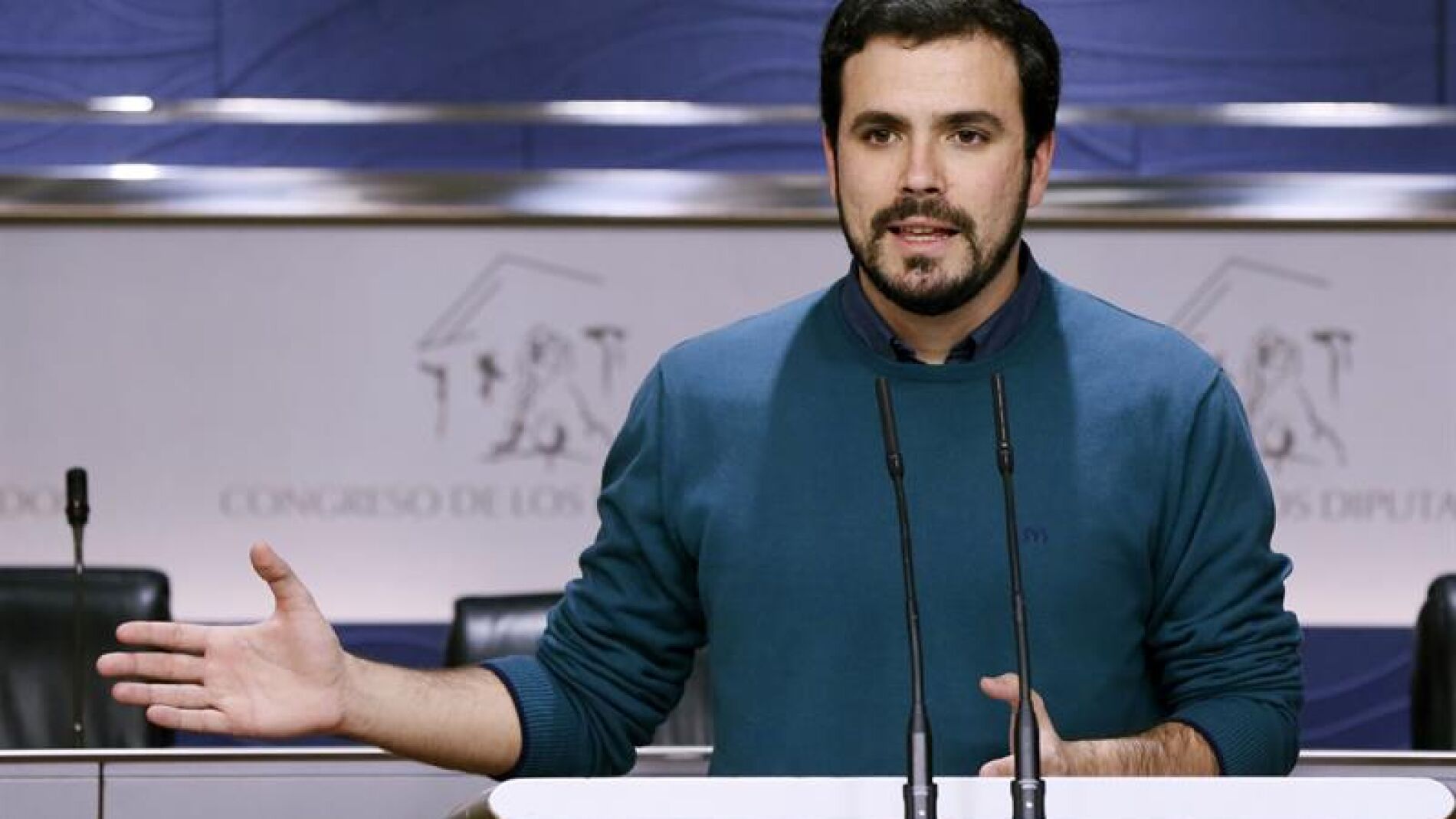 Alberto Garz&oacute;n en rueda de prensa