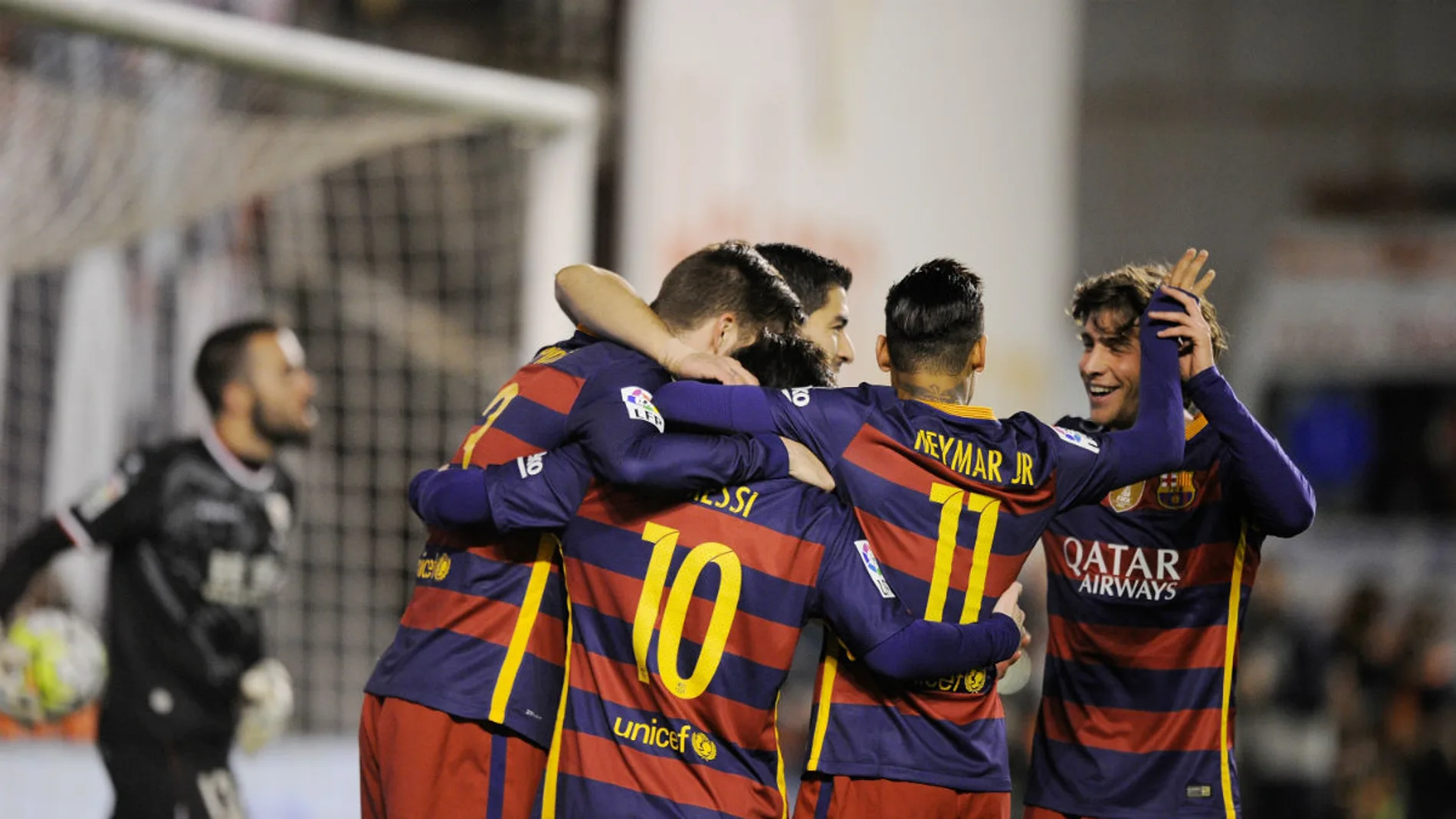 Los jugadores del Barcelona celebran un gol en Vallecas Los jugadores del Barcelona celebran un gol en Vallecas