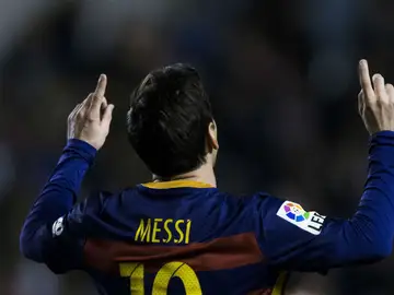Leo Messi celebra uno de sus goles en Vallecas Leo Messi celebra uno de sus goles en Vallecas