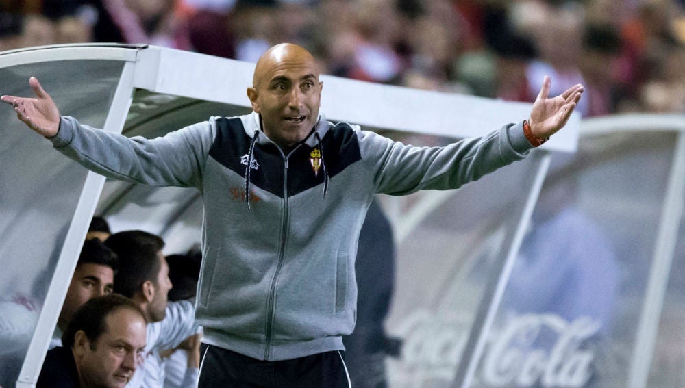 Abelardo, técnico del Sporting