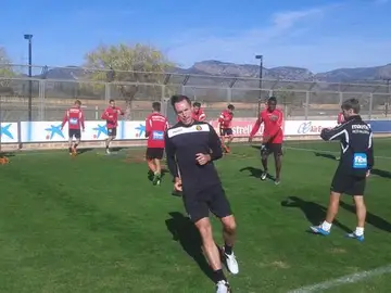 Nash se entrena con la plantilla del Mallorca Nash se entrena con la plantilla del Mallorca