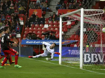 Cuellar encaja un gol con el Sporting Cuellar encaja un gol con el Sporting