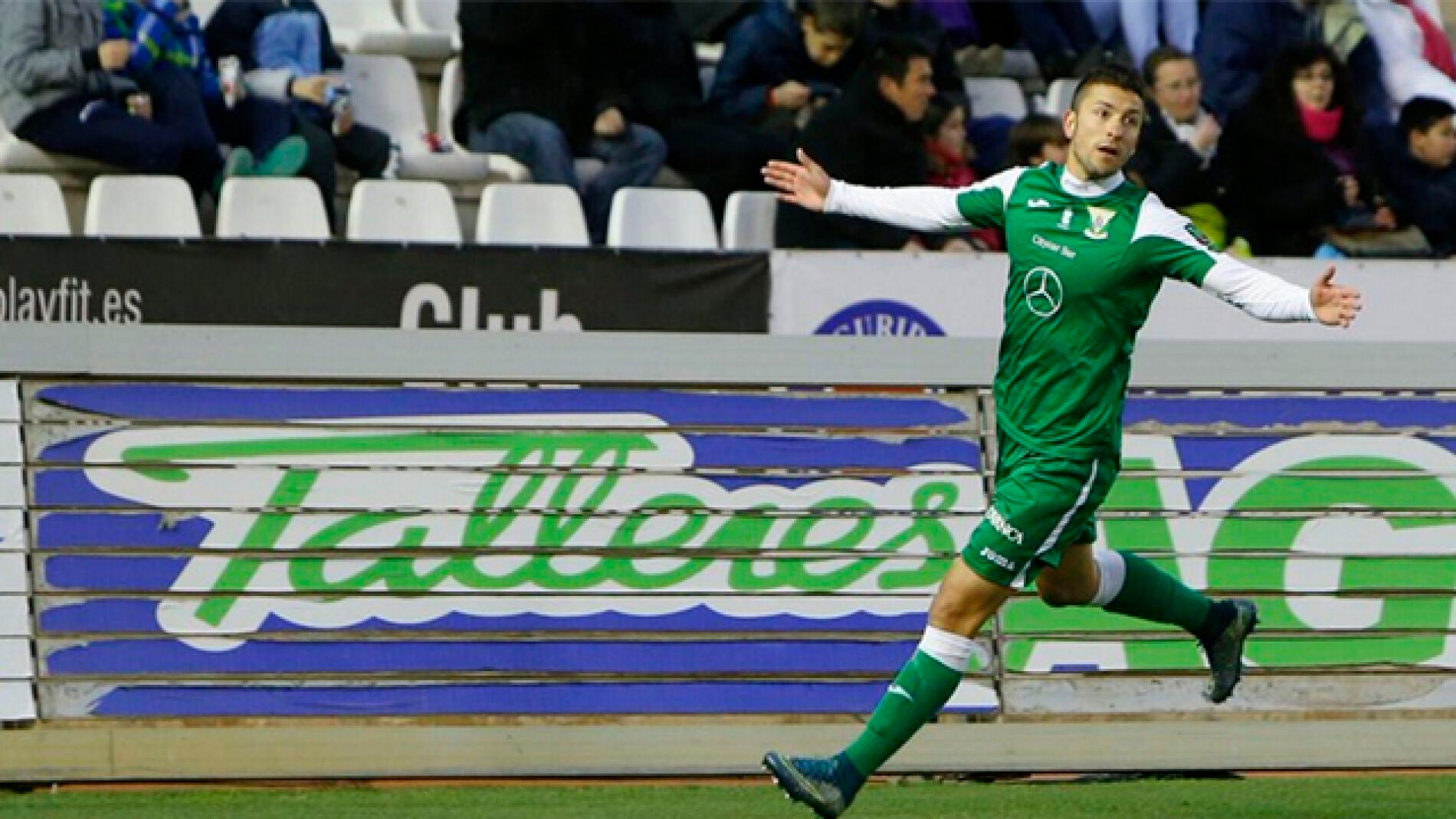 El Legan&eacute;s celebra su victoria.