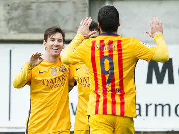 Felicitación entre Messi, Suárez y Munir Felicitación entre Messi, Suárez y Munir