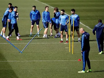 El Real Madrid, en el entrenamiento previo a la Roma El Real Madrid, en el entrenamiento previo a la Roma